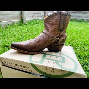 Roper Women’s Selah Leather Ankle Wester Boot Size 10. New in box.
